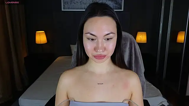 GIGI BENNET online show from 31, 1, 2025