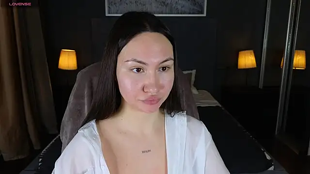 GIGI BENNET online show from 18, 2, 2025