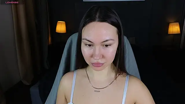 GIGI BENNET online show from 20, 2, 2025