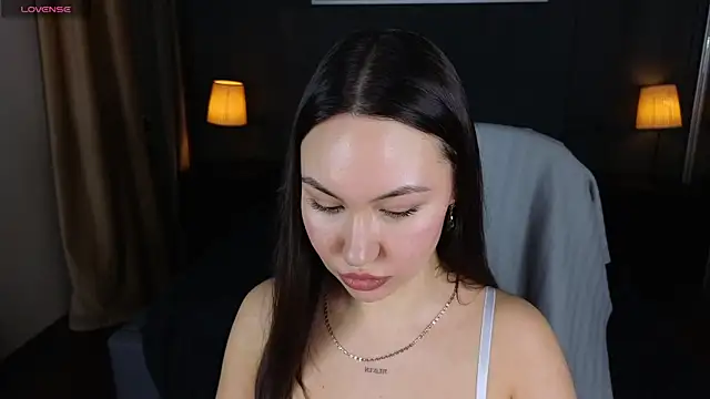 GIGI BENNET online show from 20, 2, 2025