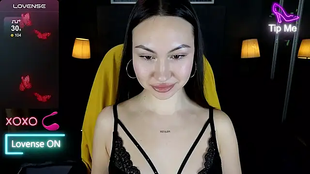 GIGI BENNET online show from 24, 2, 2025