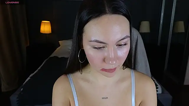 GIGI BENNET online show from 26, 2, 2025