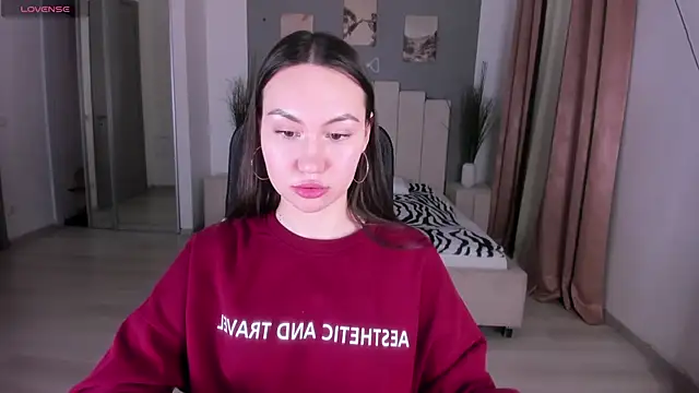 GIGI BENNET online show from 26, 2, 2025