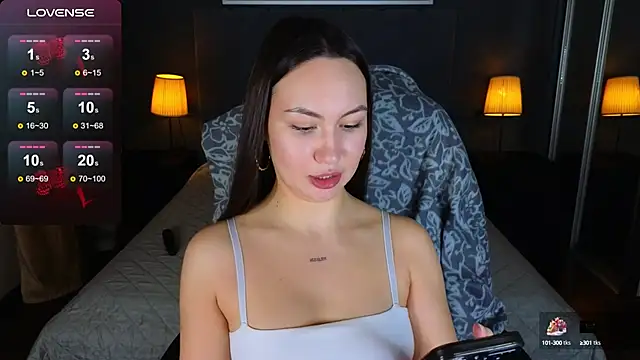 GIGI BENNET online show from 28, 2, 2025