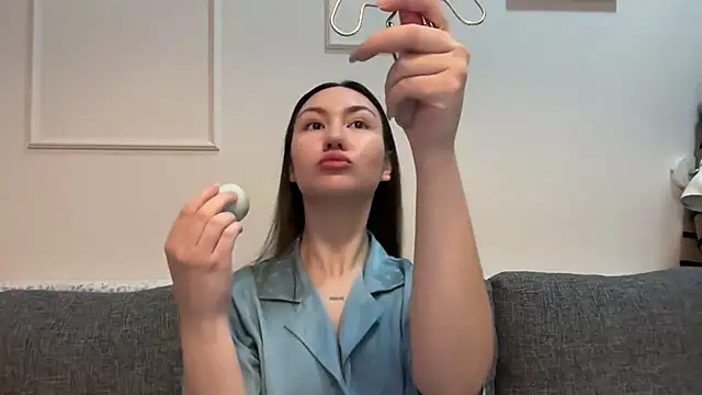 GIGI BENNET online show from 3, 3, 2025