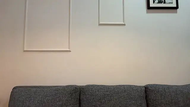 GIGI BENNET online show from 4, 3, 2025