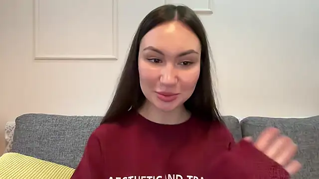 GIGI BENNET online show from 5, 3, 2025