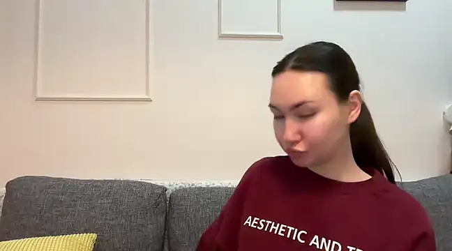 GIGI BENNET online show from 6, 3, 2025