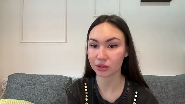 GIGI BENNET online show from 8, 3, 2025