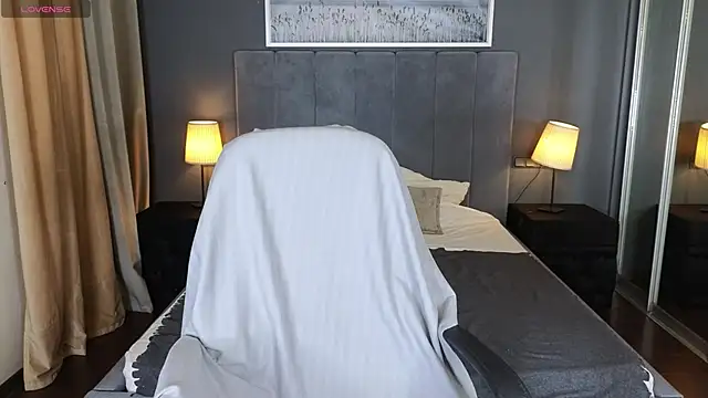 GIGI BENNET online show from 14, 3, 2025