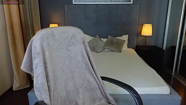 GIGI BENNET online show from 23, 3, 2025