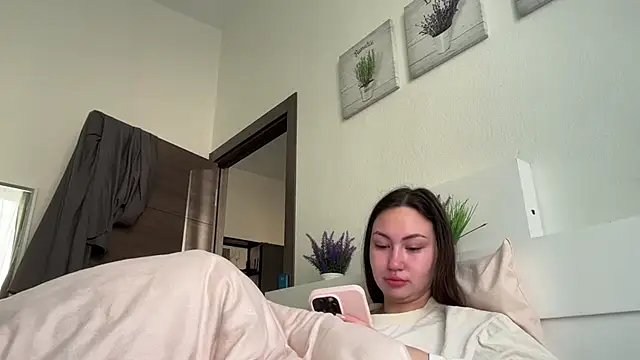 GIGI BENNET online show from 1, 10, 2025