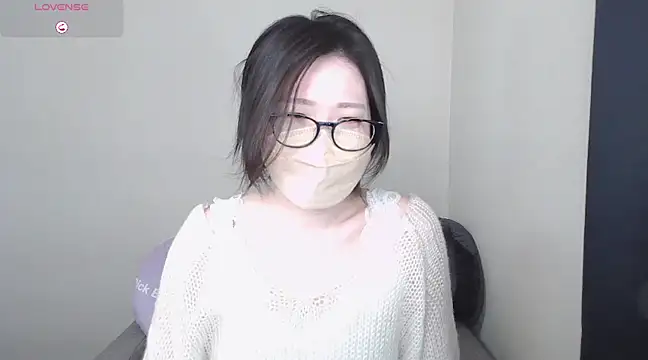  NOA-chan  online show from 8, 3, 2025