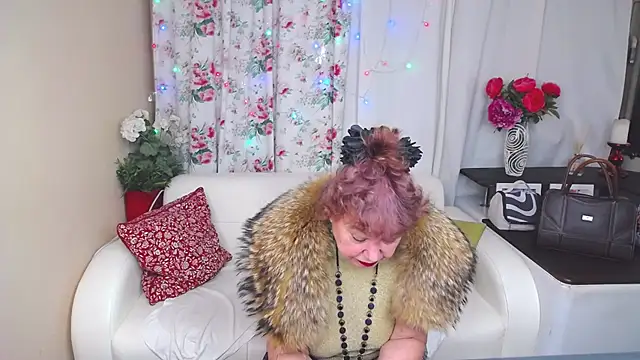 YourHotGranny online show from 24, 12, 2024