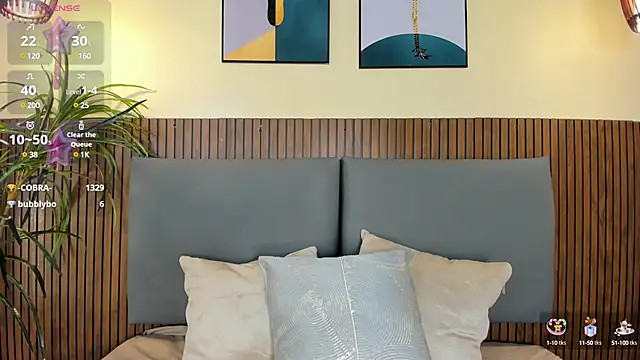 NicolleeEvanss online show from 12, 3, 2025