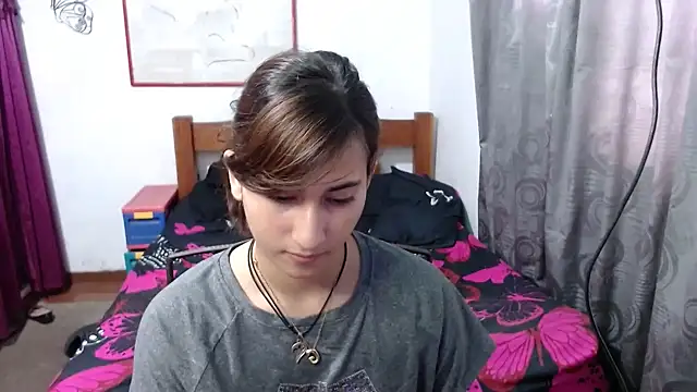 LadyMilk003 online show from 25, 1, 2025