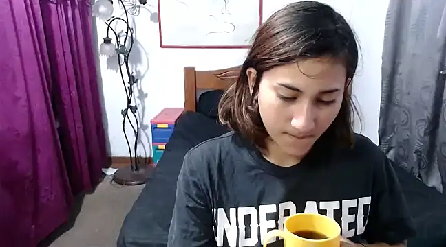 LadyMilk003 online show from 6, 3, 2025