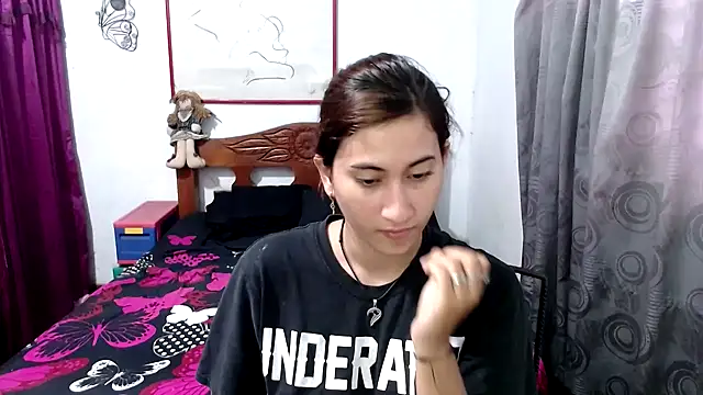 LadyMilk003 online show from 24, 10, 2025