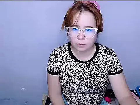 SubLayla01 online show from 11, 11, 2025