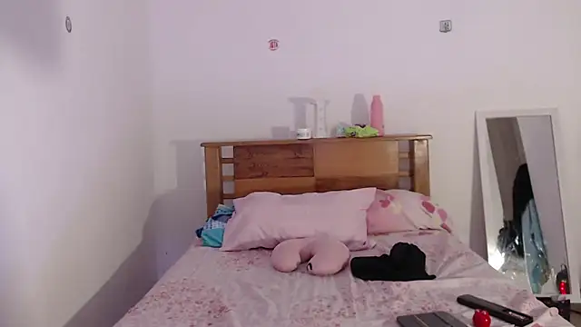  Camilla Castellar online show from 11, 3, 2025