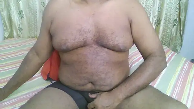 Snapshot of Beargryzzly chatting on 19, 12, 2024 Beargryzzly online show from 19, 12, 2024