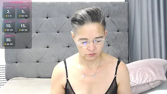 StaceyDarling online show from 10, 11, 2025