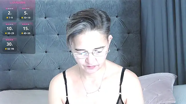 StaceyDarling online show from 14, 11, 2025