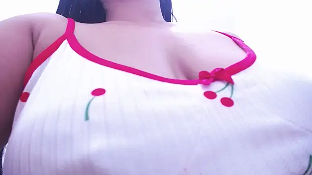 Letty Plugxo online show from 1, 2, 2025