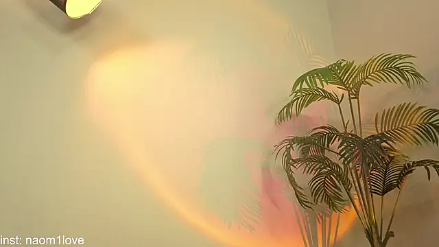 Naomi Girly online show from 13, 12, 2025