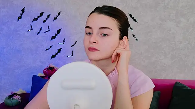 Snapshot of Miss_Arwen chatting on 14, 10, 2025 Miss Arwen online show from 14, 10, 2025