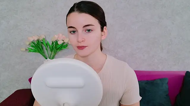 Snapshot of Miss_Arwen chatting on 12, 11, 2025 Miss Arwen online show from 12, 11, 2025