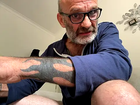 Snapshot of Shyboy817 chatting on 16, 9, 2025 Shyboy817 online show from 16, 9, 2025