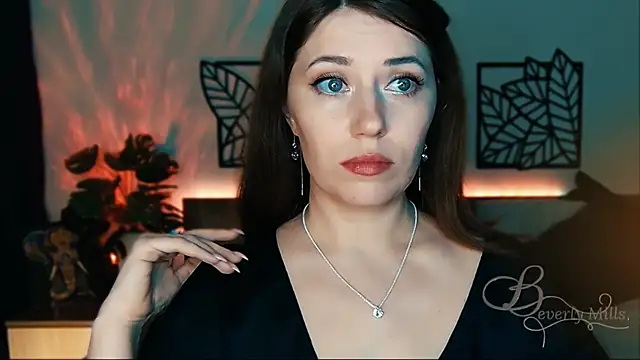 MissBeverlyMills online show from 25, 1, 2025