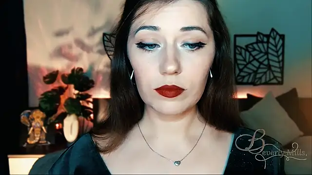 MissBeverlyMills online show from 8, 2, 2025