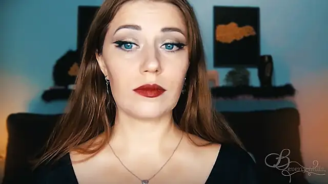 MissBeverlyMills online show from 14, 9, 2025