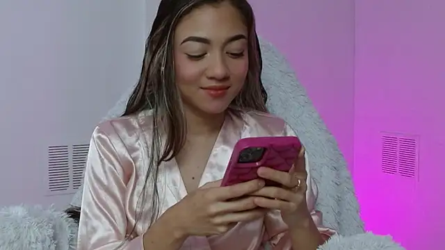 hantonella  online show from 3, 12, 2025