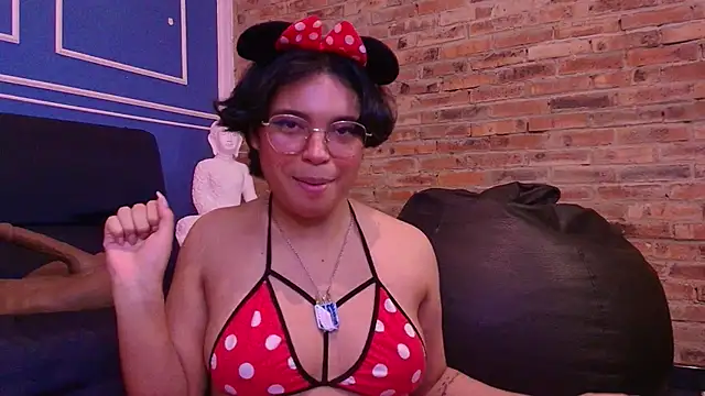 Emmapark  online show from 28, 11, 2025