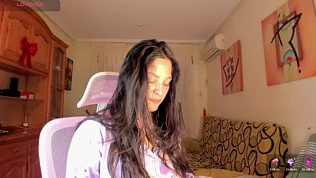 Snapshot of bella_apont chatting on 17, 2, 2025 bella apont online show from 17, 2, 2025