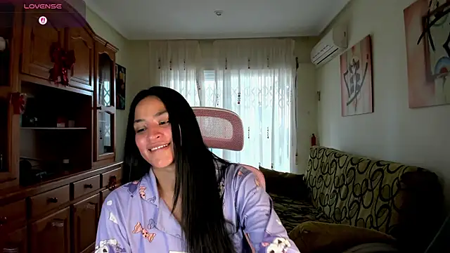 Snapshot of bella_apont chatting on 5, 3, 2025 bella apont online show from 5, 3, 2025