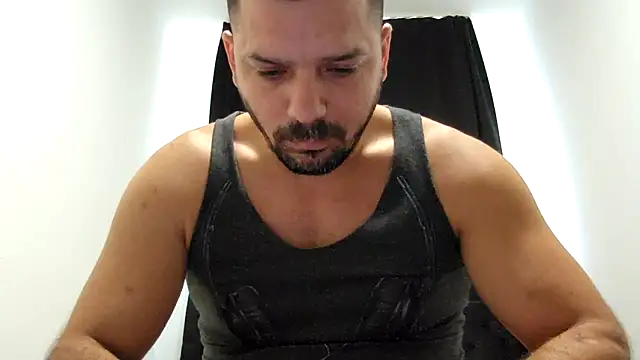 Snapshot of Mitzatb4u chatting on 13, 9, 2025 Mitzatb4u online show from 13, 9, 2025