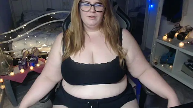 Snapshot of ZoeyLey chatting on 15, 3, 2025 ZoeyLey online show from 15, 3, 2025