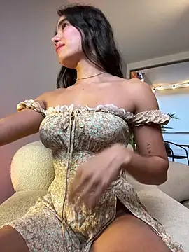 Snapshot of Irish_Collins chatting on 13, 10, 2025 Irish Collins online show from 13, 10, 2025