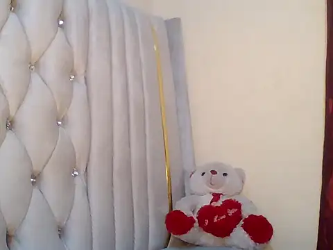 Snapshot of HOTBABE19 chatting on 17, 10, 2025 HOTBABE19 online show from 17, 10, 2025