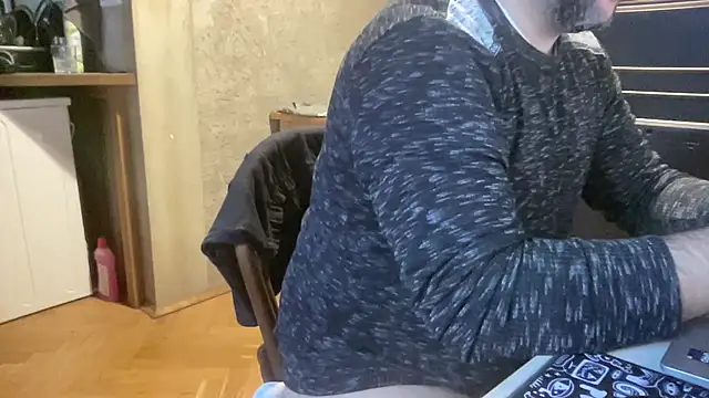 Snapshot of RedDante89 chatting on 7, 11, 2025 RedDante89 online show from 7, 11, 2025