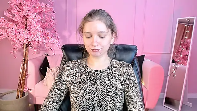 MayaSinabon online show from 8, 1, 2025