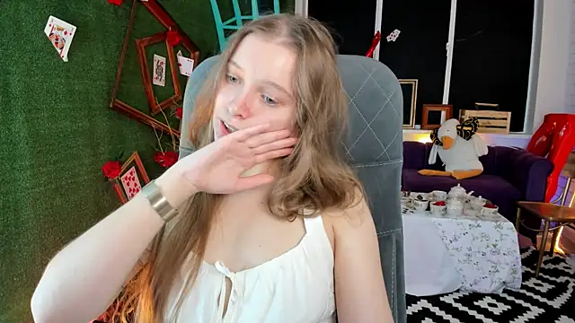 MayaSinabon online show from 2, 2, 2025