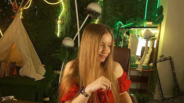 MayaSinabon online show from 12, 3, 2025