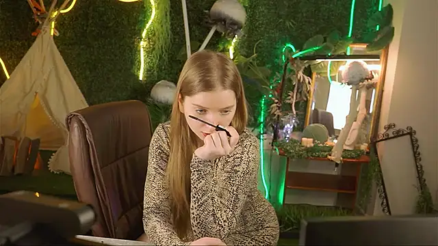 MayaSinabon online show from 18, 3, 2025