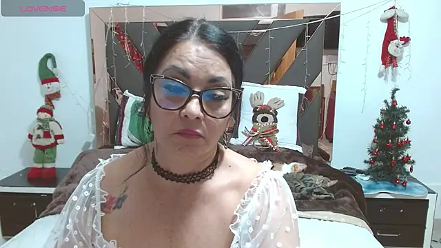 lindaesmeralda online show from 4, 1, 2025