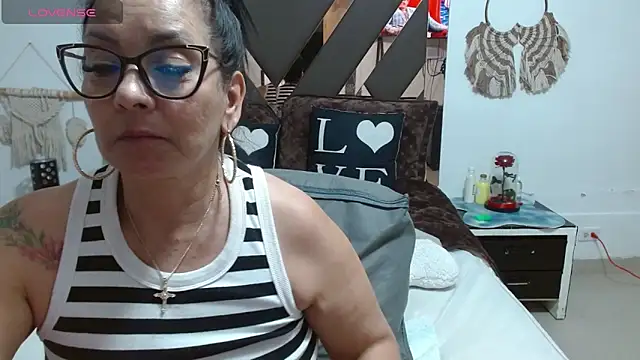 lindaesmeralda online show from 23, 2, 2025
